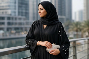 Abaya mit Perlen stilvoll tragen