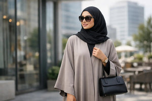 Moderne Abaya für Alltag stilvoll tragen