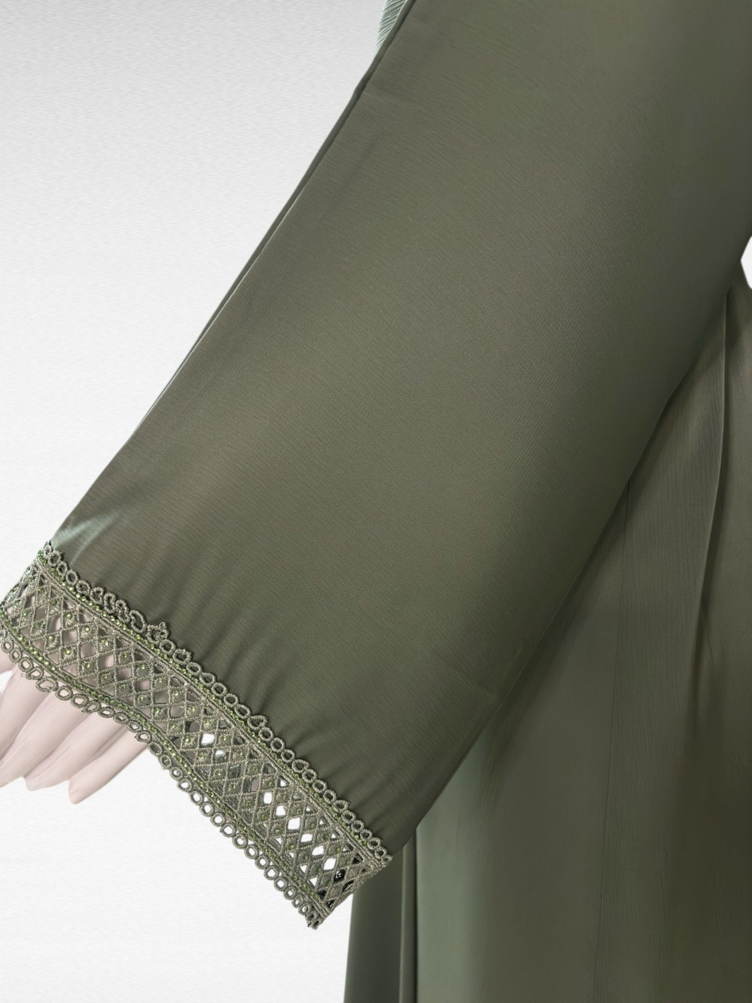 Elegante Abaya in Olivgrün mit filigraner Spitze - Abaya Couture