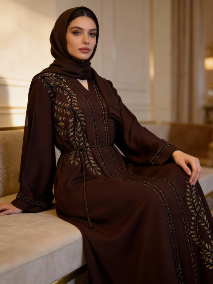 Elegante Abaya in Schokoladenbraun mit filigraner Stickerei - Abaya Couture
