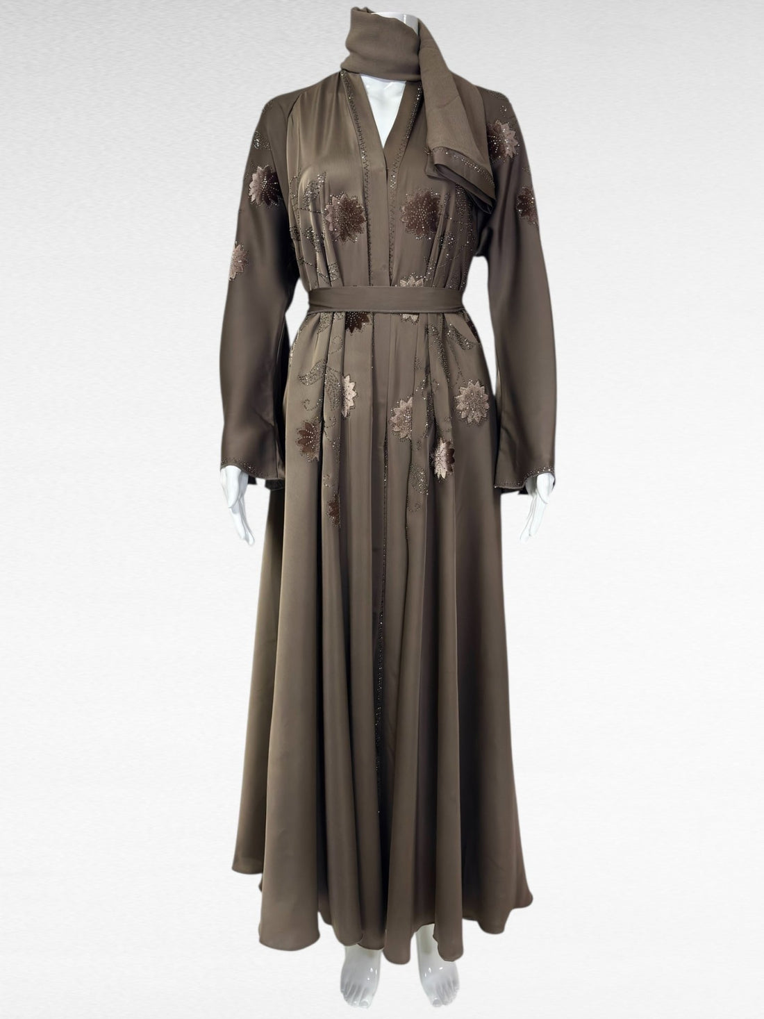 Elegante Abaya in Schokoladenbraun mit floraler Stickerei - Abaya Couture