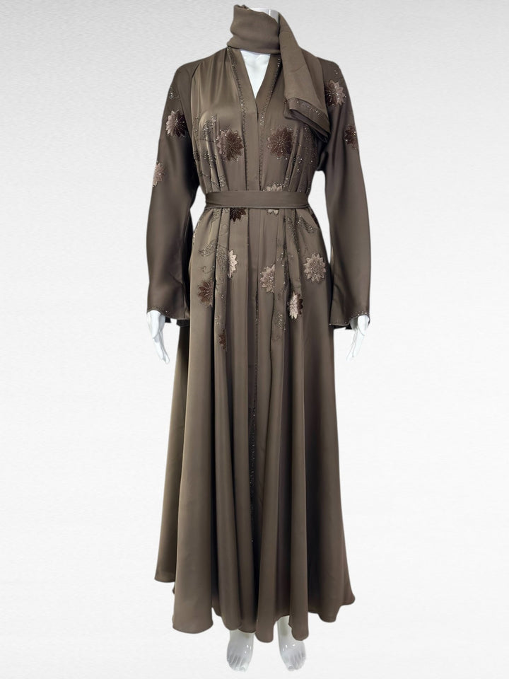 Elegante Abaya in Schokoladenbraun mit floraler Stickerei - Abaya Couture