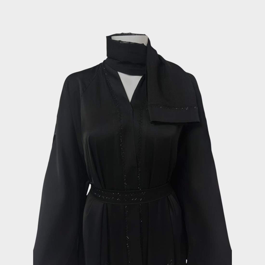Elegante Abaya in Schwarz mit filigraner Stickerei - Abaya Couture