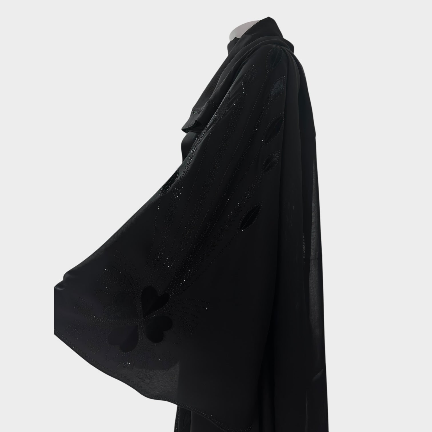 Elegante Abaya in Schwarz mit filigraner Stickerei - Abaya Couture