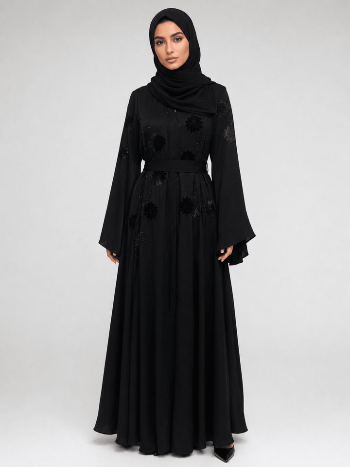 Elegante Abaya in Schwarz mit funkelnder Blumenstickerei - Abaya Couture