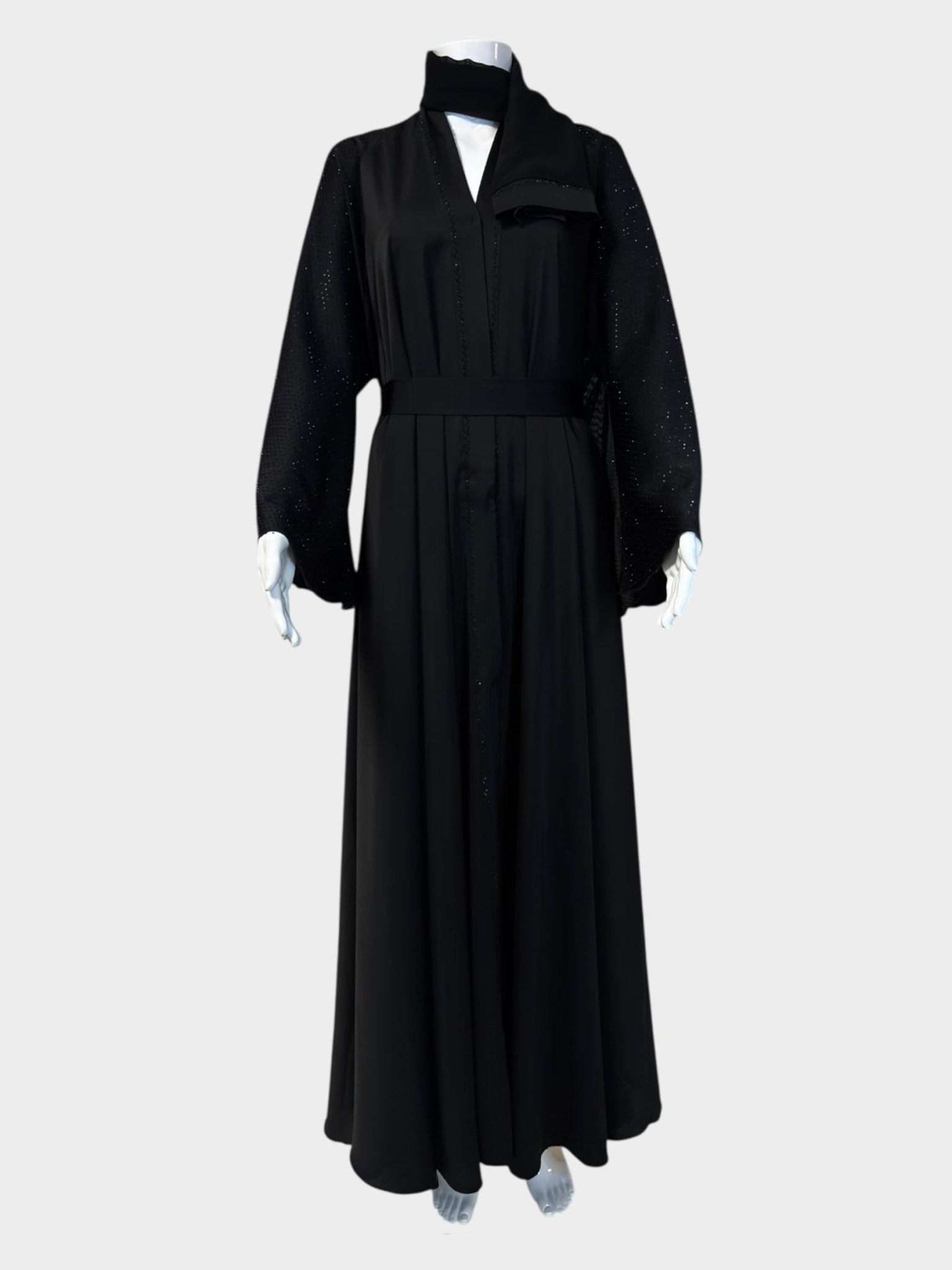 Elegante Abaya in Schwarz mit glamourösen Akzenten - Abaya Couture