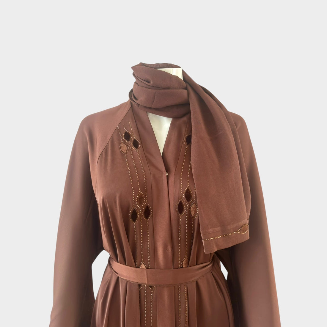 Elegante Abaya mit zartem Stickdesign - Abaya Couture