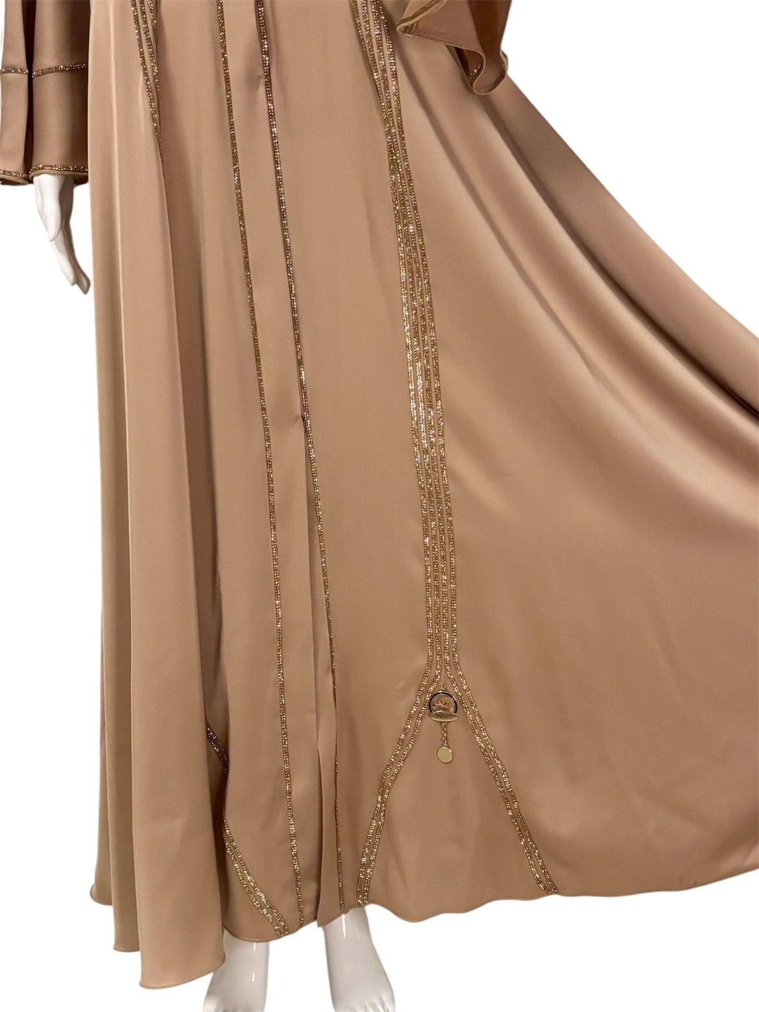 Elegante Beige Abaya aus Dubai mit feinen Details - Abaya Couture