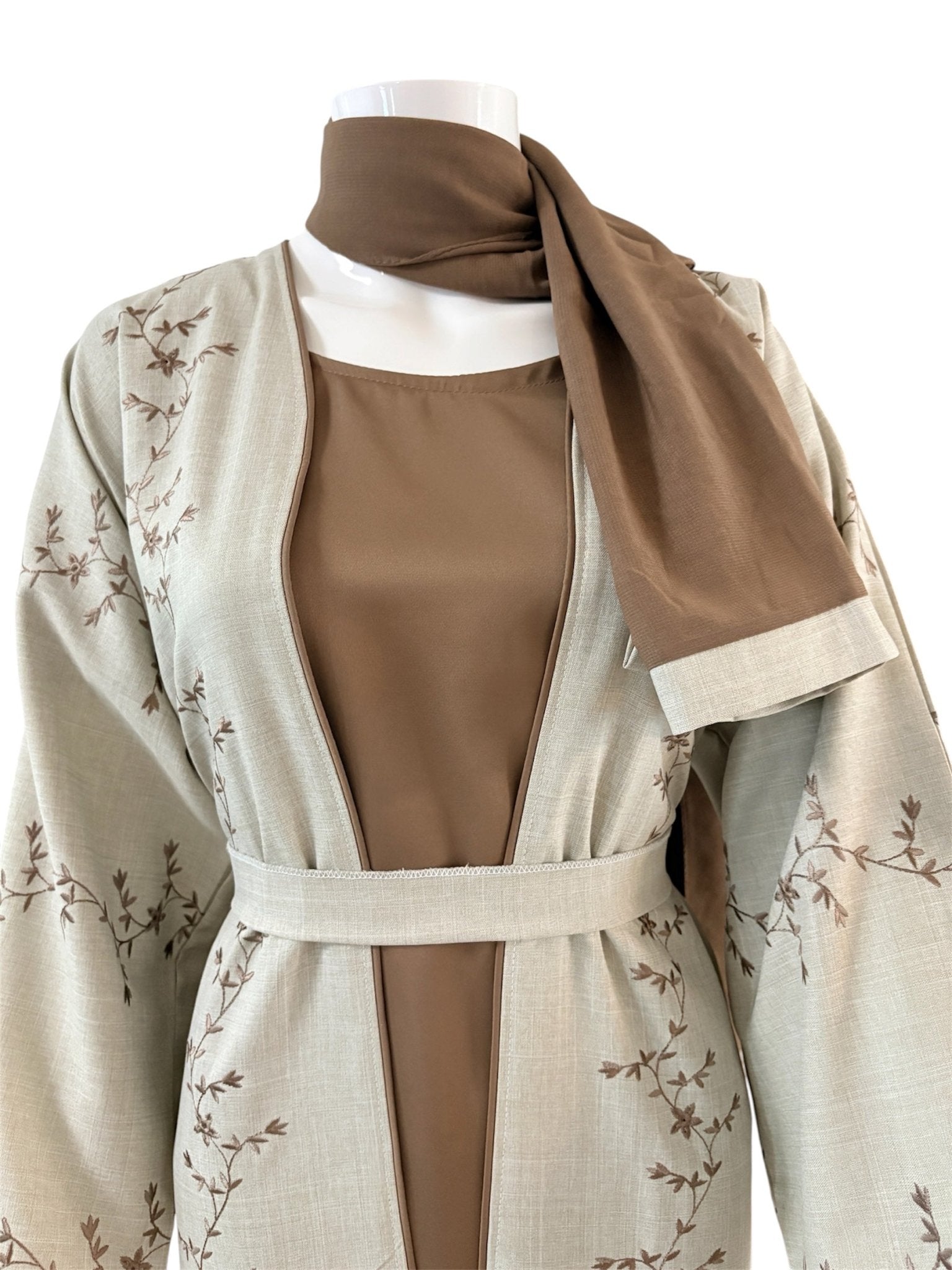 Elegante Bestickte Abaya in Sandbeige & Mokka - Abaya Couture