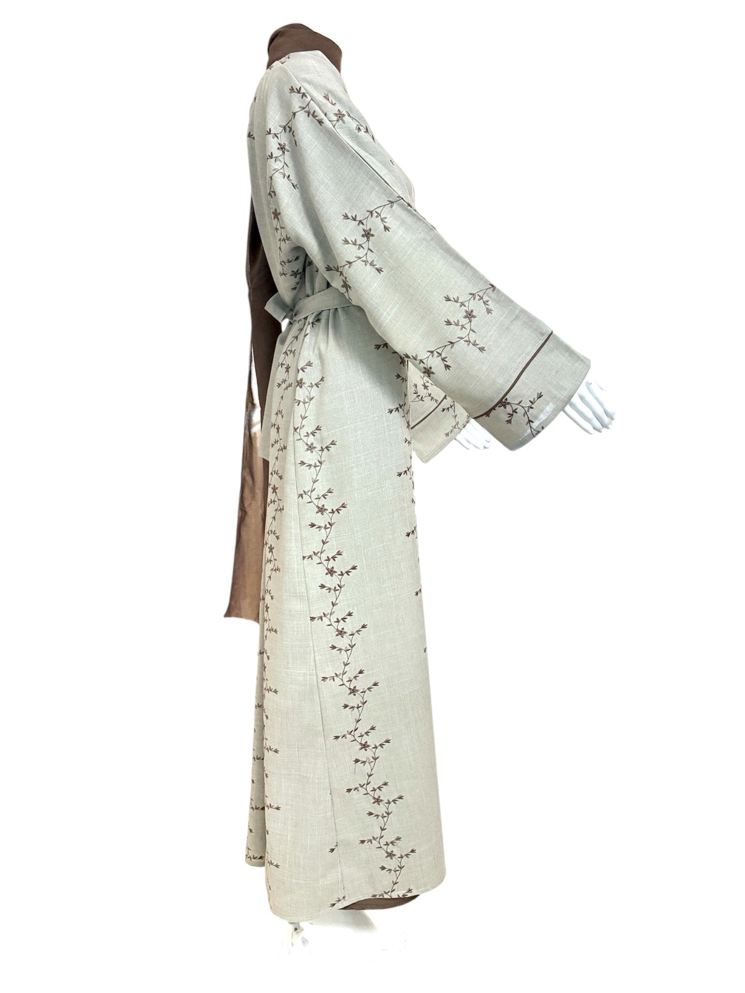 Elegante Bestickte Abaya in Sandbeige & Mokka - Abaya Couture
