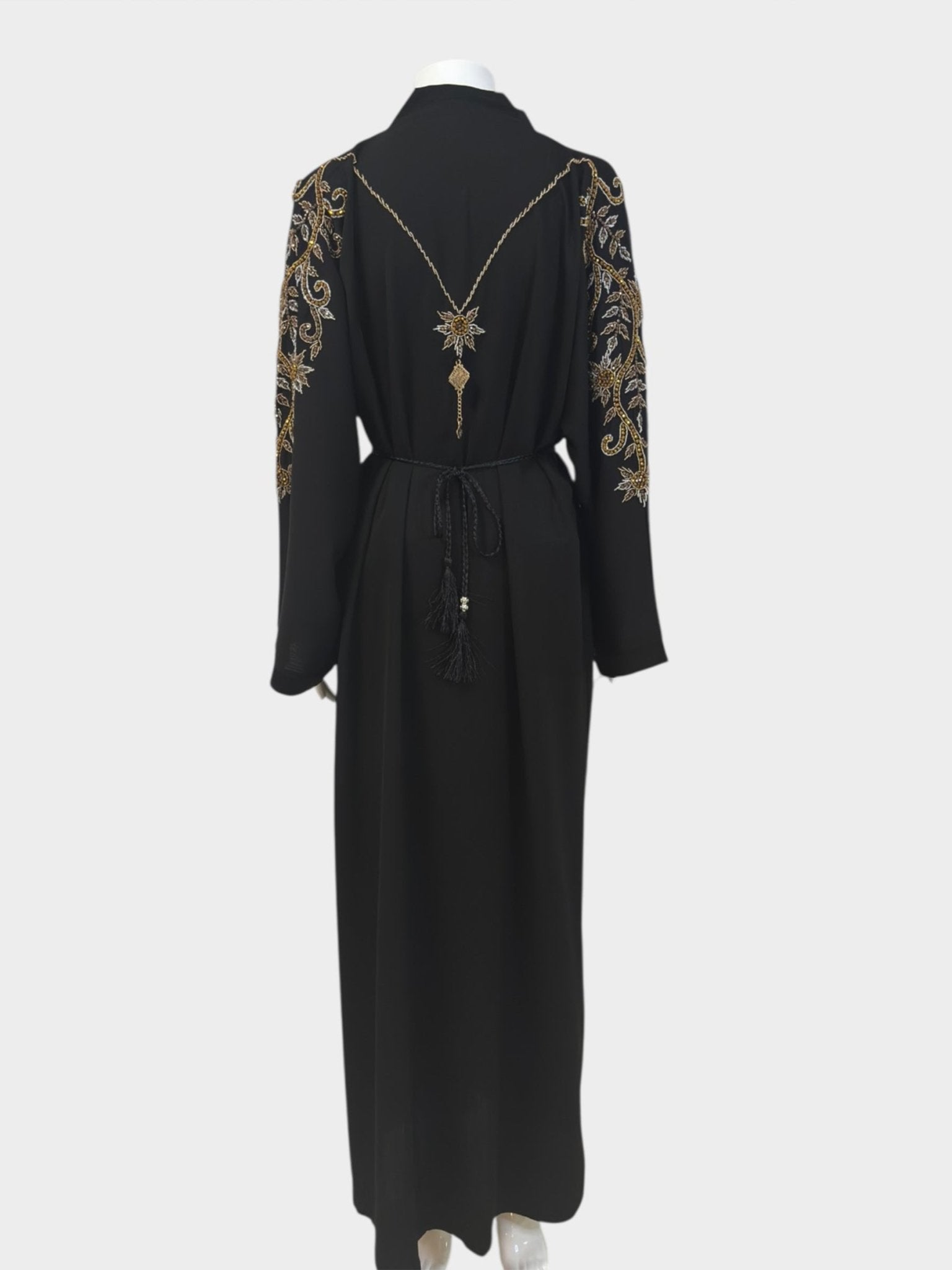 Elegante schwarze Abaya mit goldener Stickerei - Abaya Couture