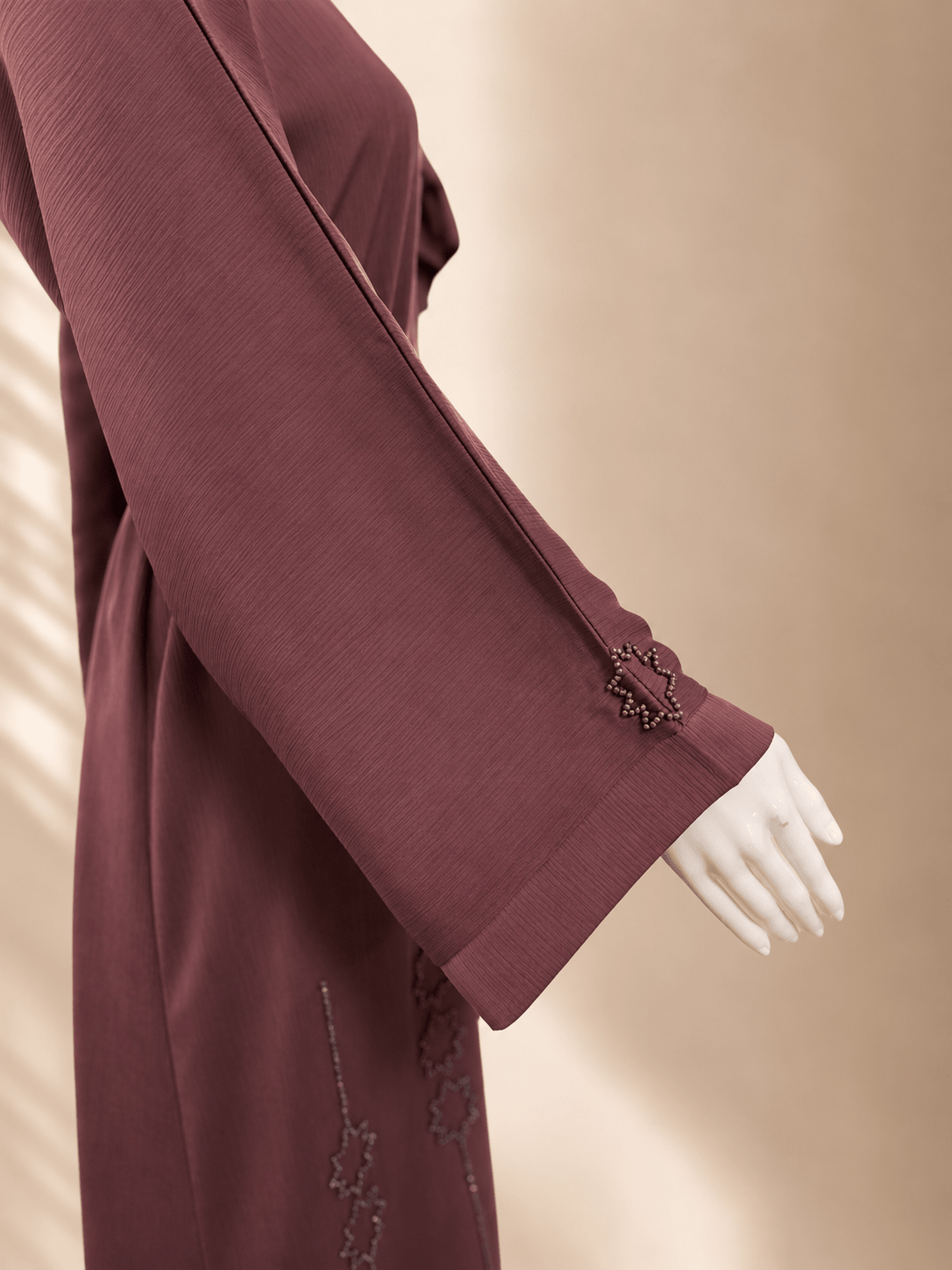 Elegante Slip - On Luxus - Dubai Abaya mit feiner Stickerei – Mauve - Abaya Couture