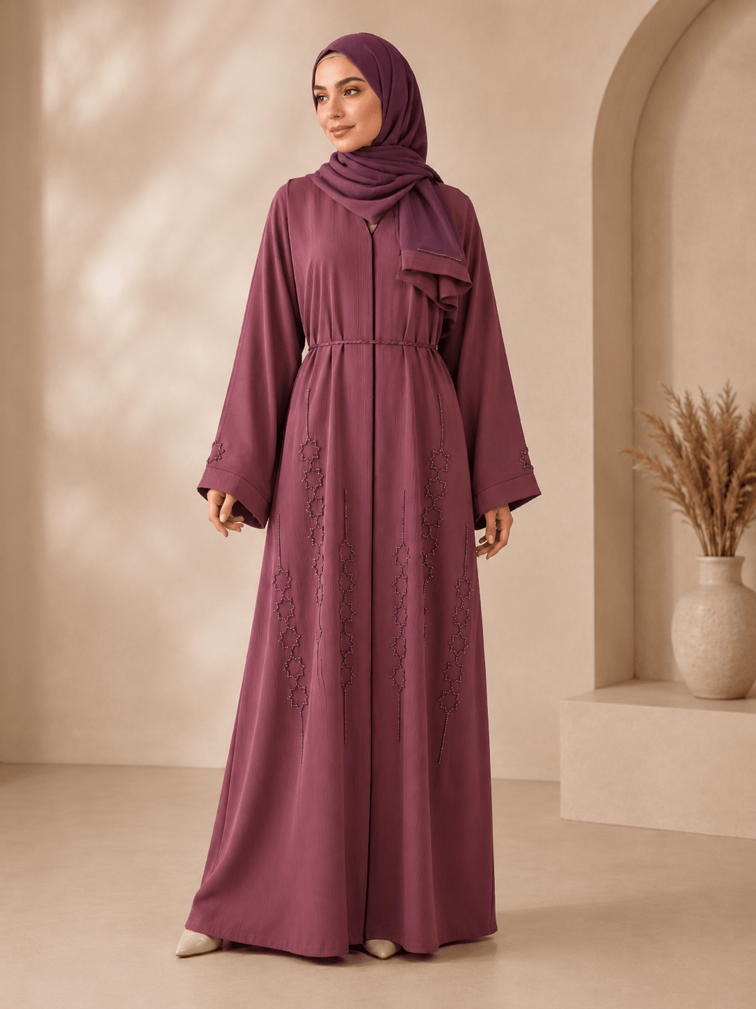 Elegante Slip - On Luxus - Dubai Abaya mit feiner Stickerei – Mauve - Abaya Couture