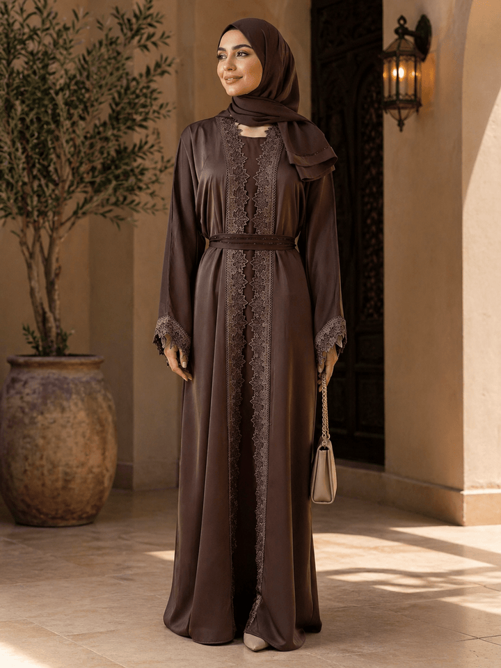 Elegante zweiteilige Abaya in Schokobraun mit feiner Stickerei – Zeitlose Luxus - Abaya - Abaya Couture