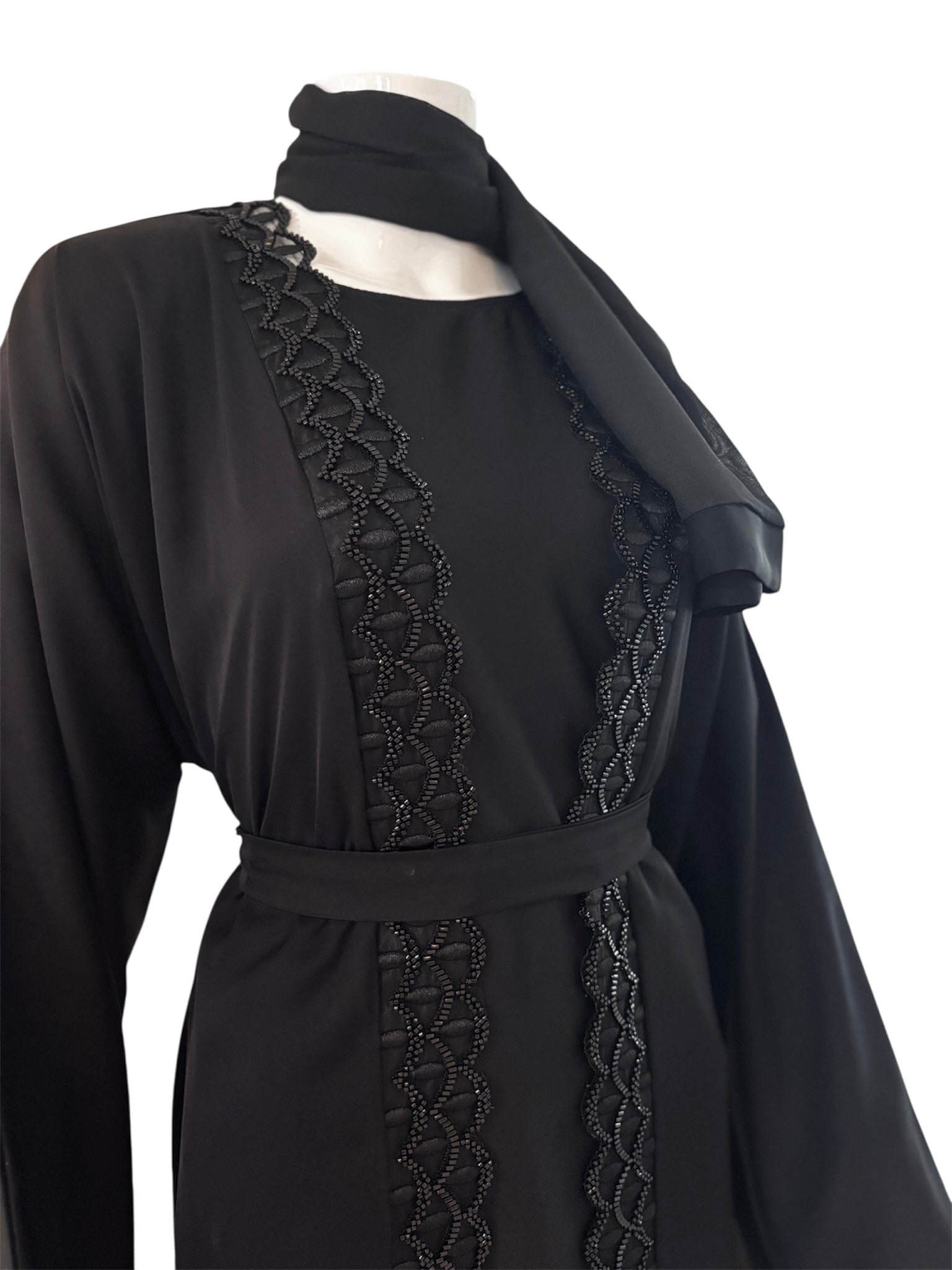 Elegante Zweiteilige Schwarze Abaya mit Hijab und Gürtel - Abaya Couture