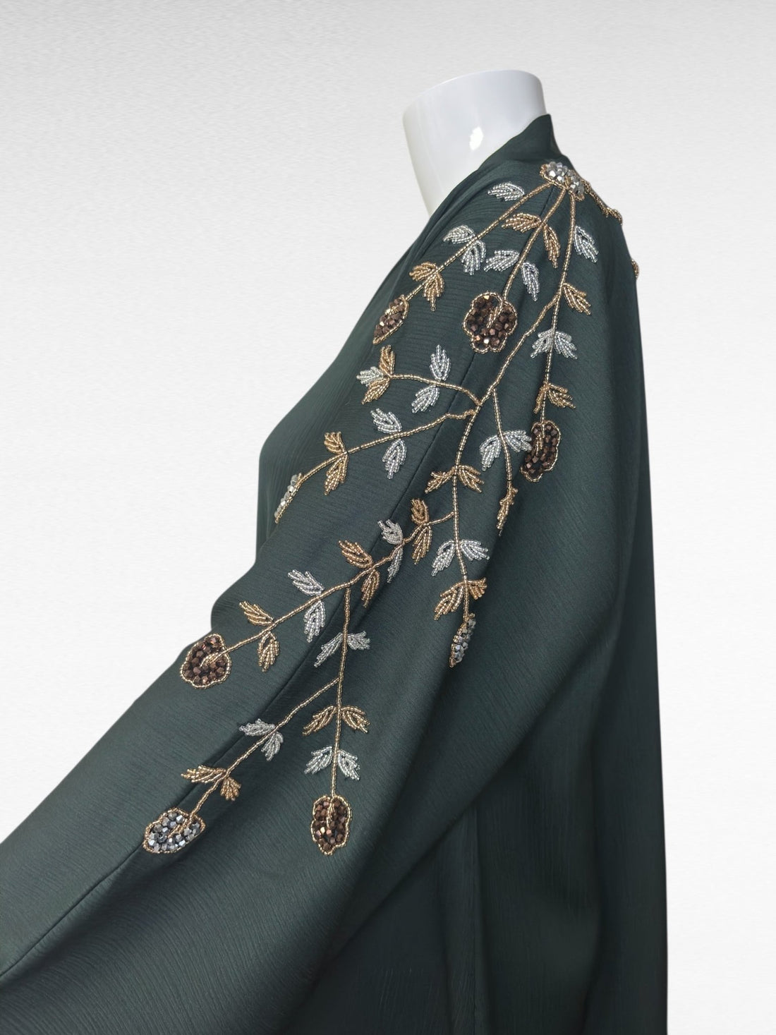 Exquisite grüne Abaya mit floralen Goldstickereien - Abaya Couture