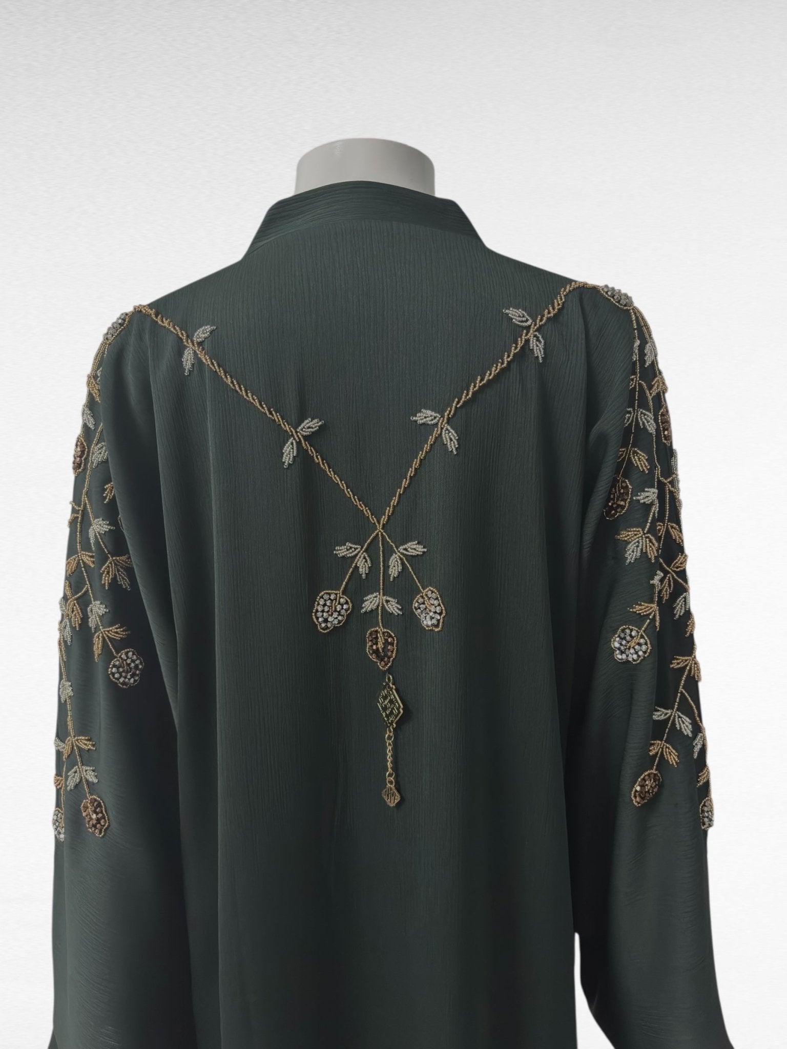 Exquisite grüne Abaya mit floralen Goldstickereien - Abaya Couture
