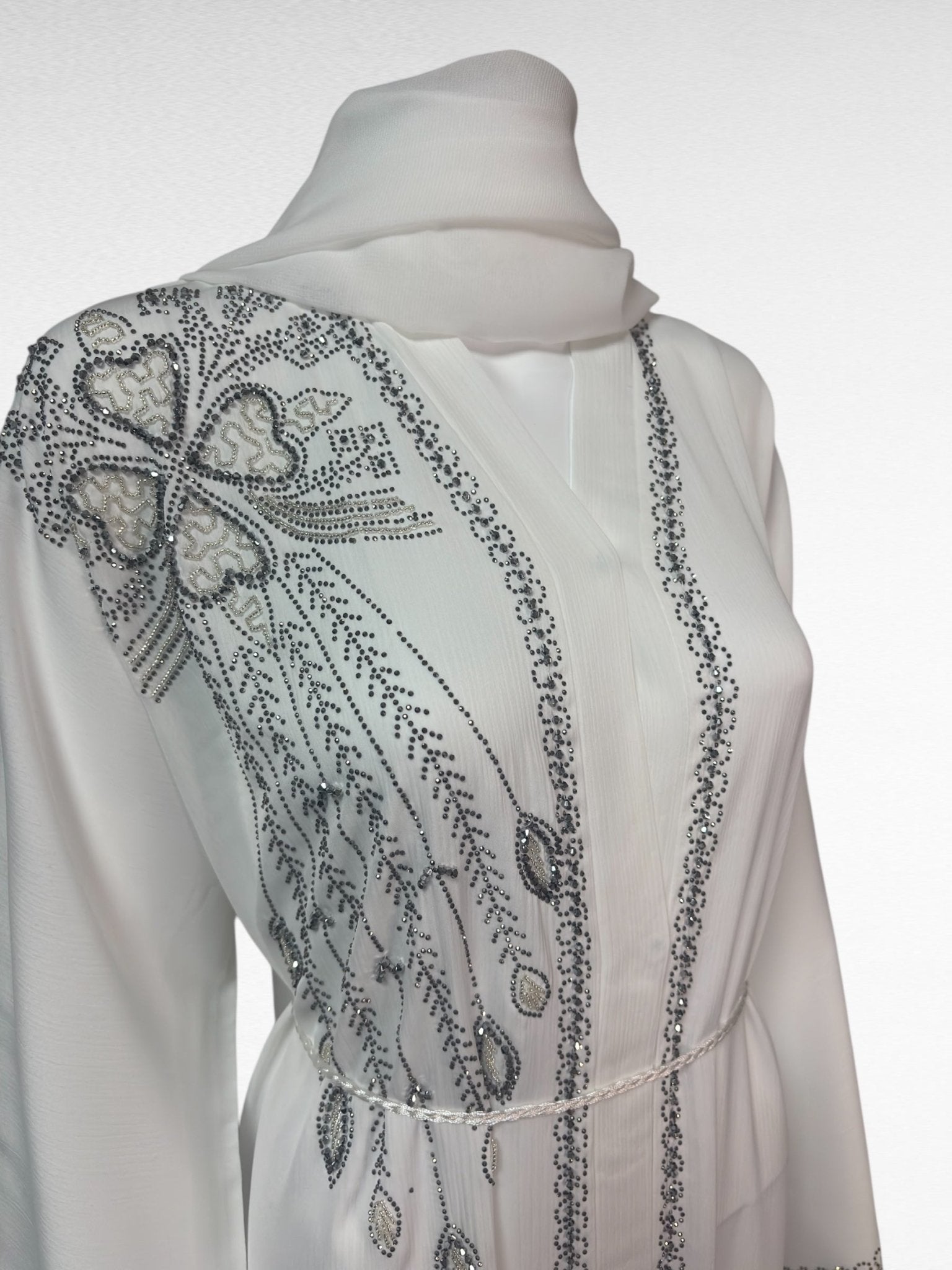 Luxuriöse Abaya in strahlendem Weiß - Abaya Couture