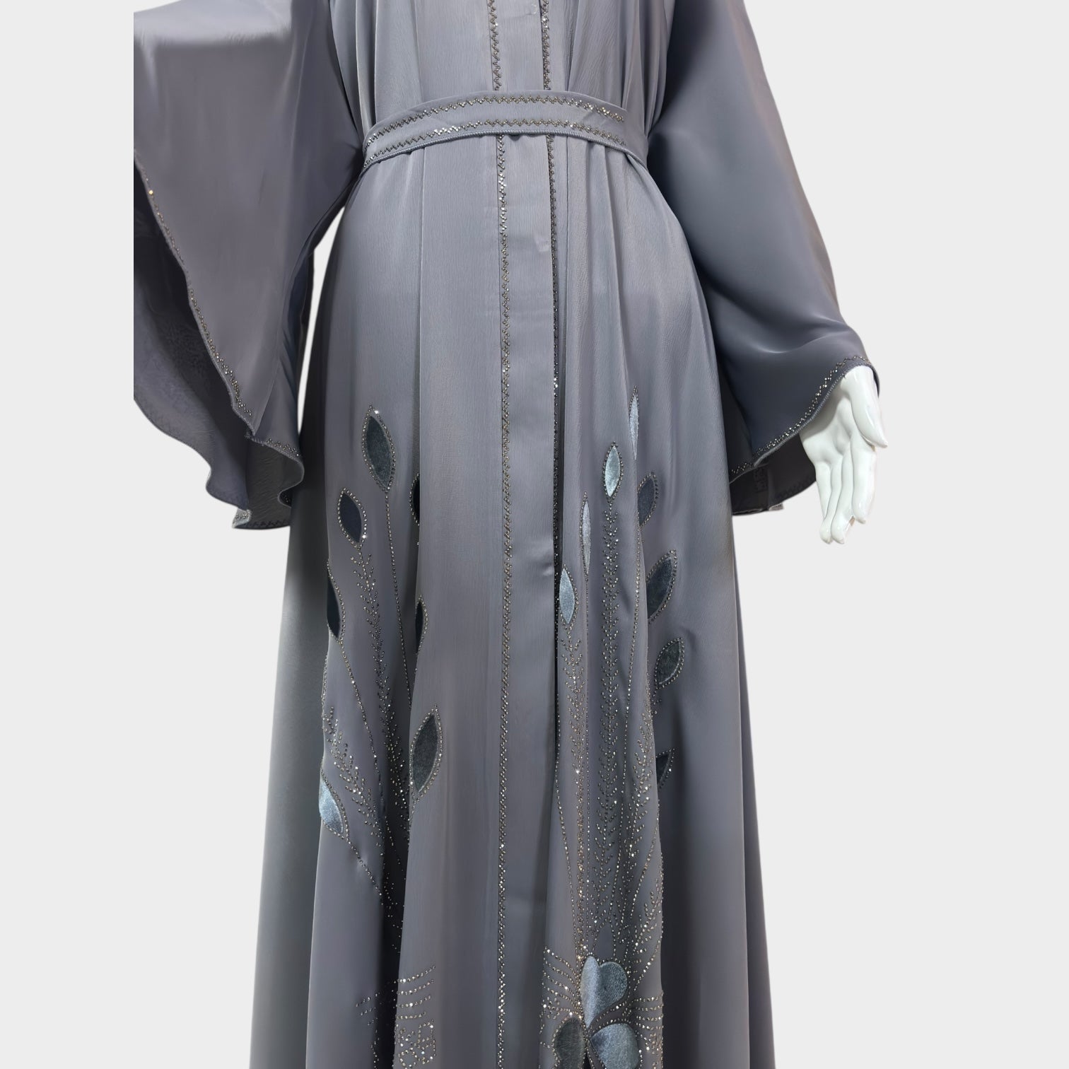 Luxus - Grau Abaya mit floralen Cut - Outs - Abaya Couture