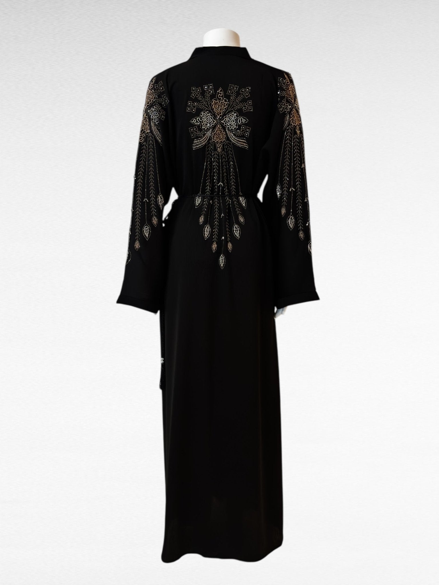 Opulente schwarze Abaya mit kunstvoller Goldstickerei - Abaya Couture