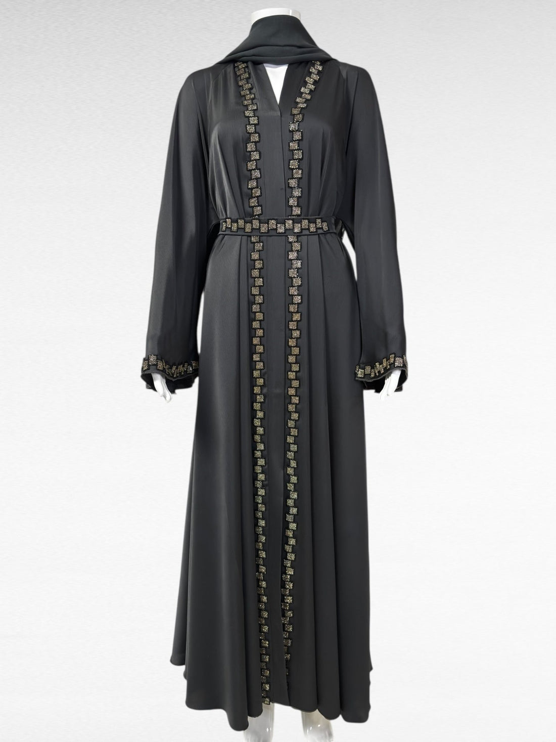 Stilvolle Abaya in Anthrazit mit eleganter Borte - Abaya Couture