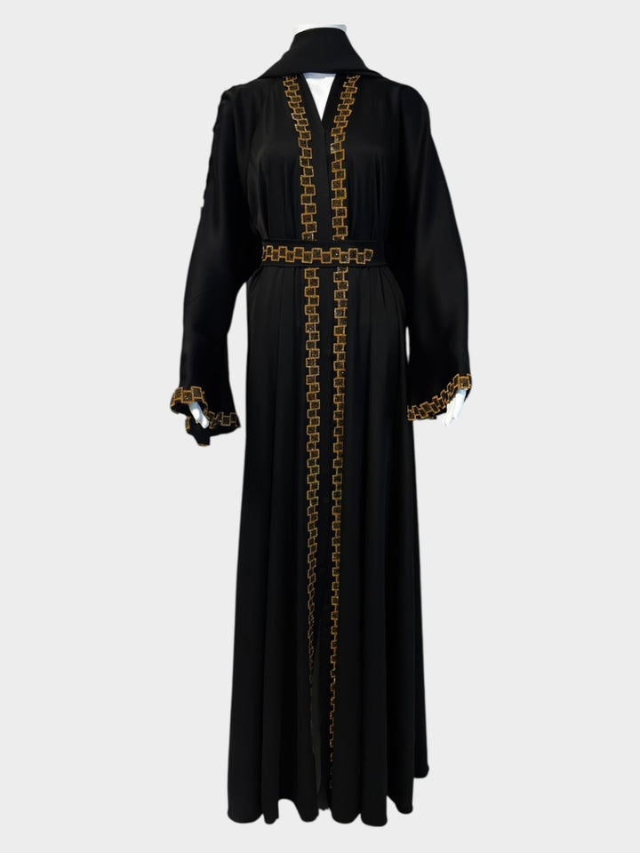 Stilvolle Abaya in Schwarz mit goldenen Akzenten und passendem Schal - Abaya Couture